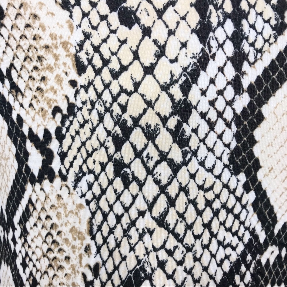 Snake Print Mock Neck Bodysuit - Picture 7 of 8